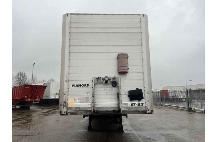 Schmitz Cargobull Closed box