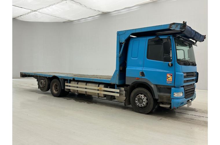 DAF CF85.460 - 6x2 with Renders trailer