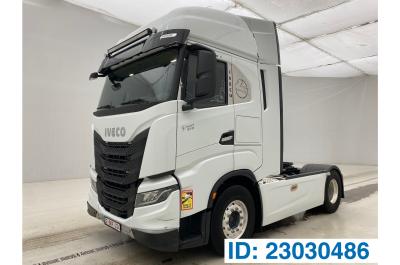 Iveco S-WAY 510 - damaged cab