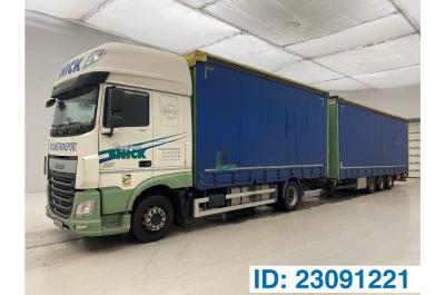 DAF XF 460 with System trailer