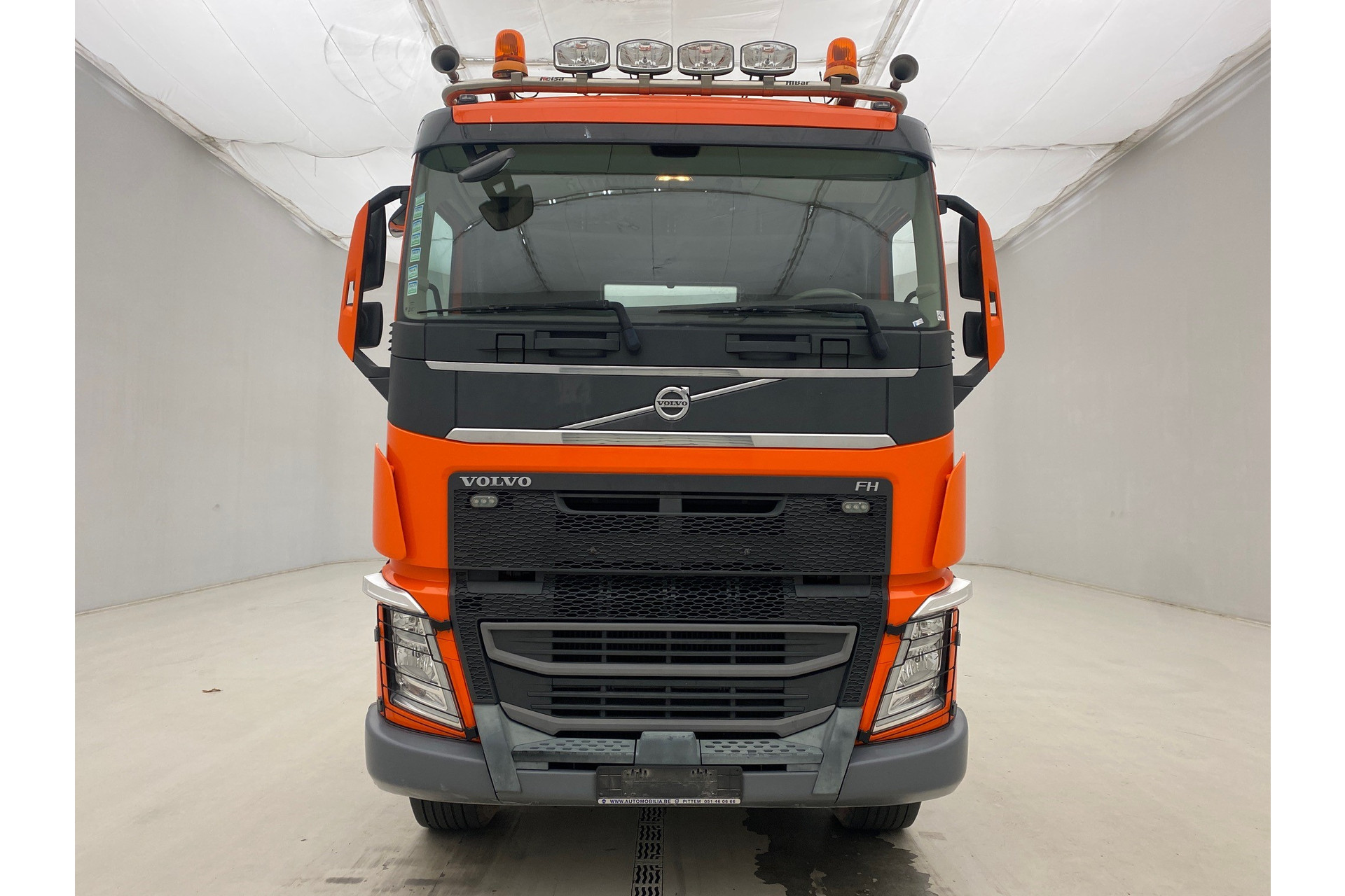 VOLVO FMX 500 – 2016 – 6X4 – CABINE SIMPLES 